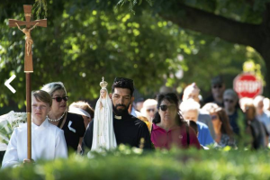 Catholic priest sheltered 50 in church during Highland Park shooting