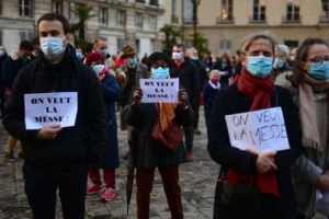 ‘We want Mass’: Catholics in France protest ban on public worship