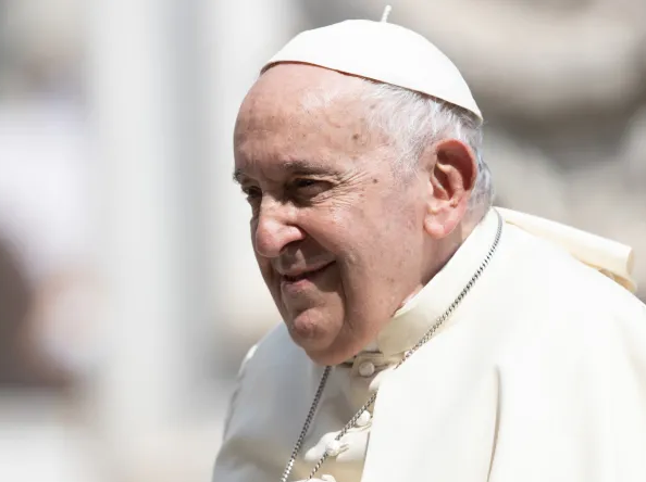 Pope resting in hospital, tests show improvement